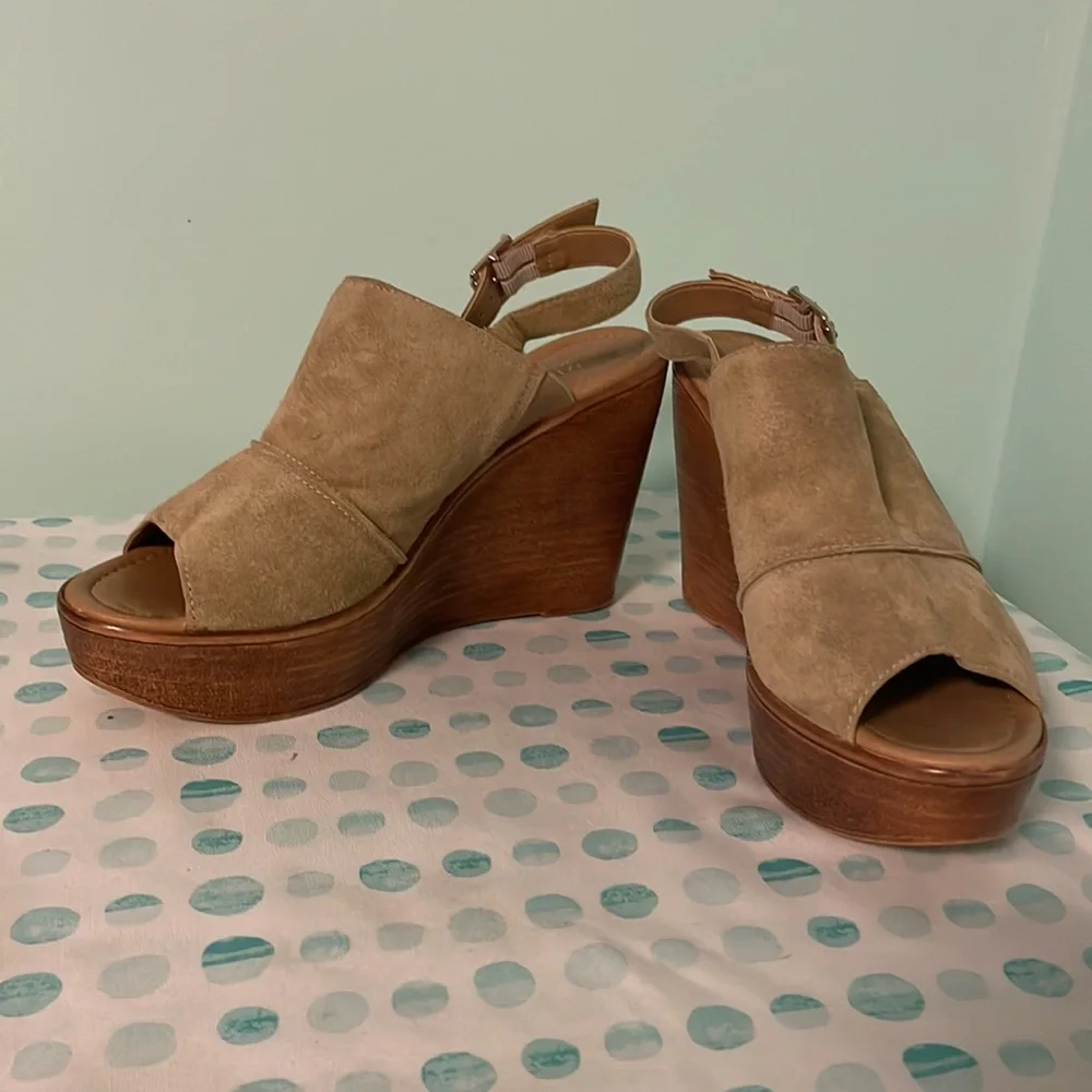 Mila Paoli tan suede platform wedge sandals size 8 - Picture 3 of 12